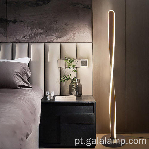 Candeeiro de pé LED nórdico elegante